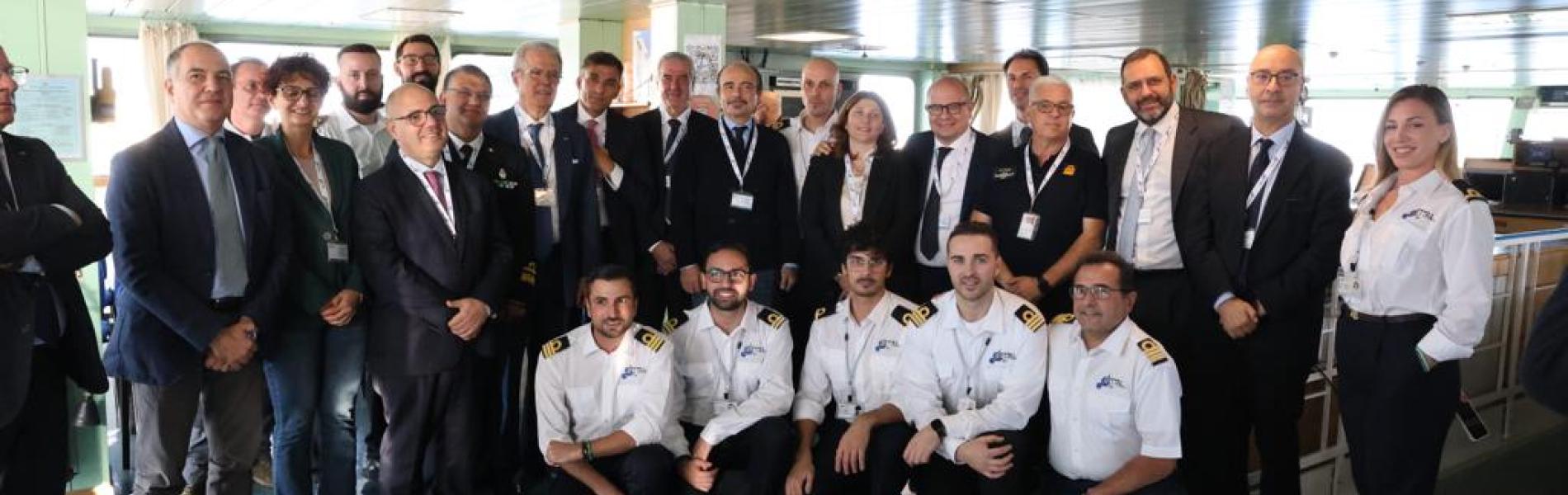 Iniziata la realizzazione delle tratte sottomarine in fibra ottica tra la terra ferma e 21 isole minori di Lazio, Puglia, Sicilia, Toscana e Sardegna