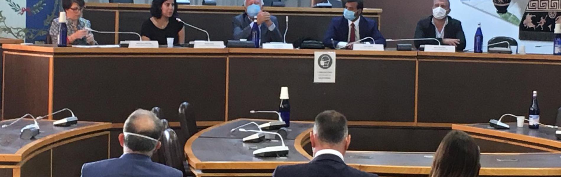 L’amministrazione comunale di Policoro, in Basilicata, ha annunciato l’attivazione degli hotspot che permettono ai cittadini, scaricando l’app dedicata, di accedere gratuitamente e in modo semplice alla rete Internet attraverso un’infrastruttura pubblica